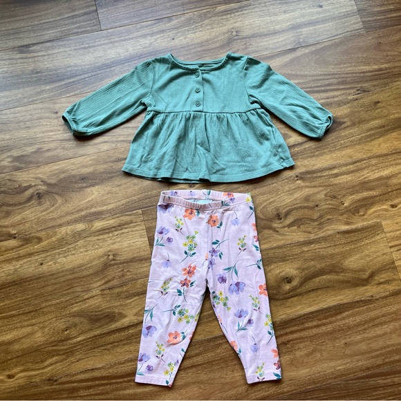 4 for $10 ๐ Carter's Green Top with Floral Pants Set - Picture 2 of 9